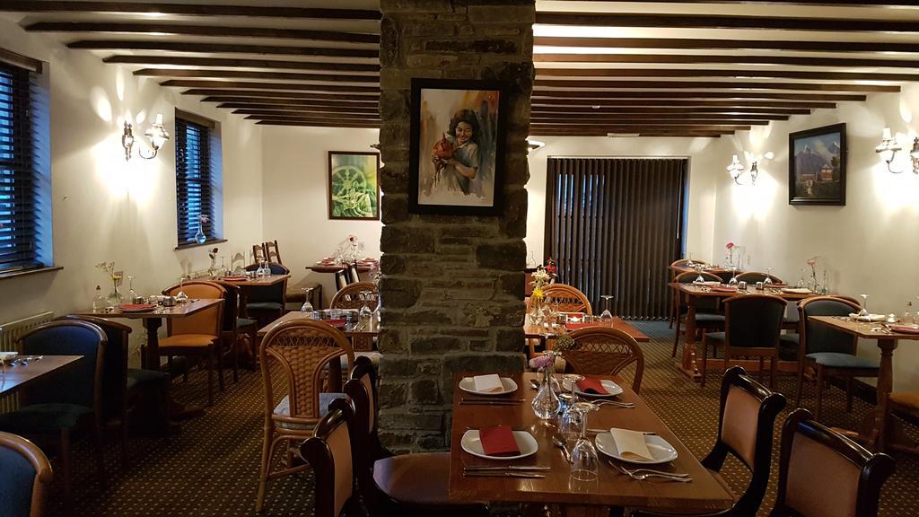 New Gurkha Inn ブレコン エクステリア 写真