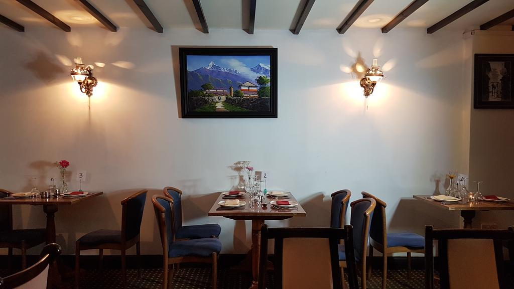 New Gurkha Inn ブレコン エクステリア 写真