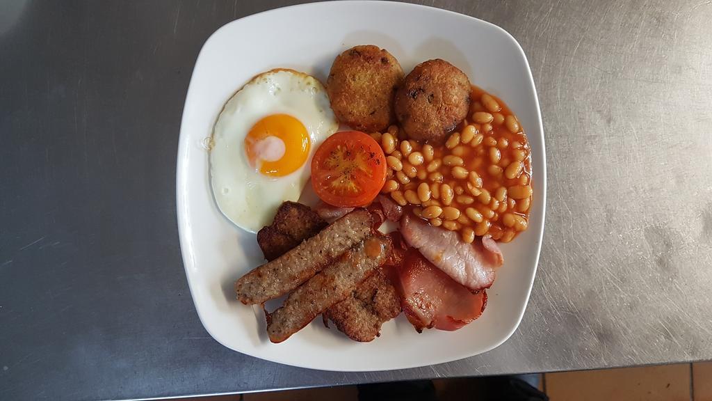 New Gurkha Inn ブレコン エクステリア 写真