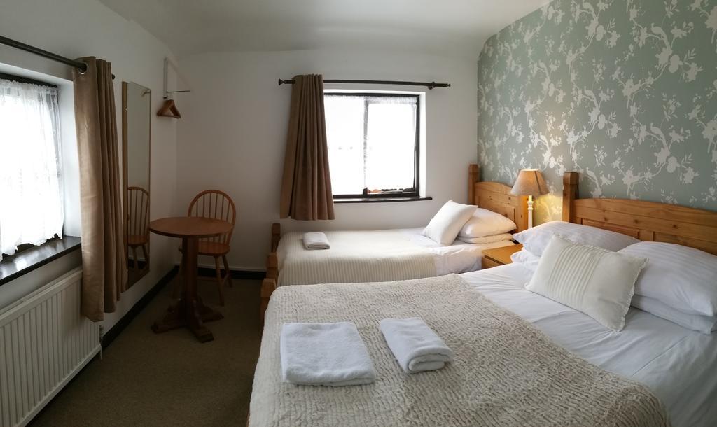 New Gurkha Inn ブレコン エクステリア 写真